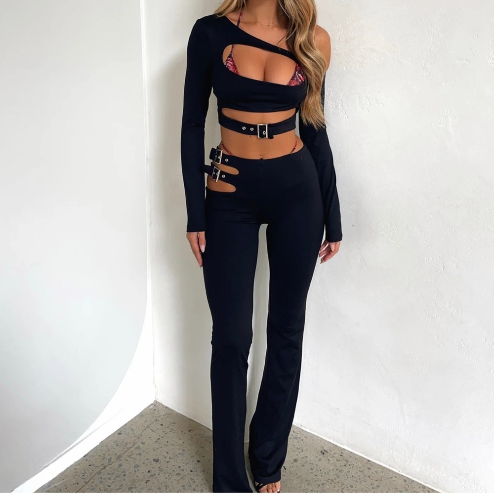 OUTCAST Two Piece Blaine Set